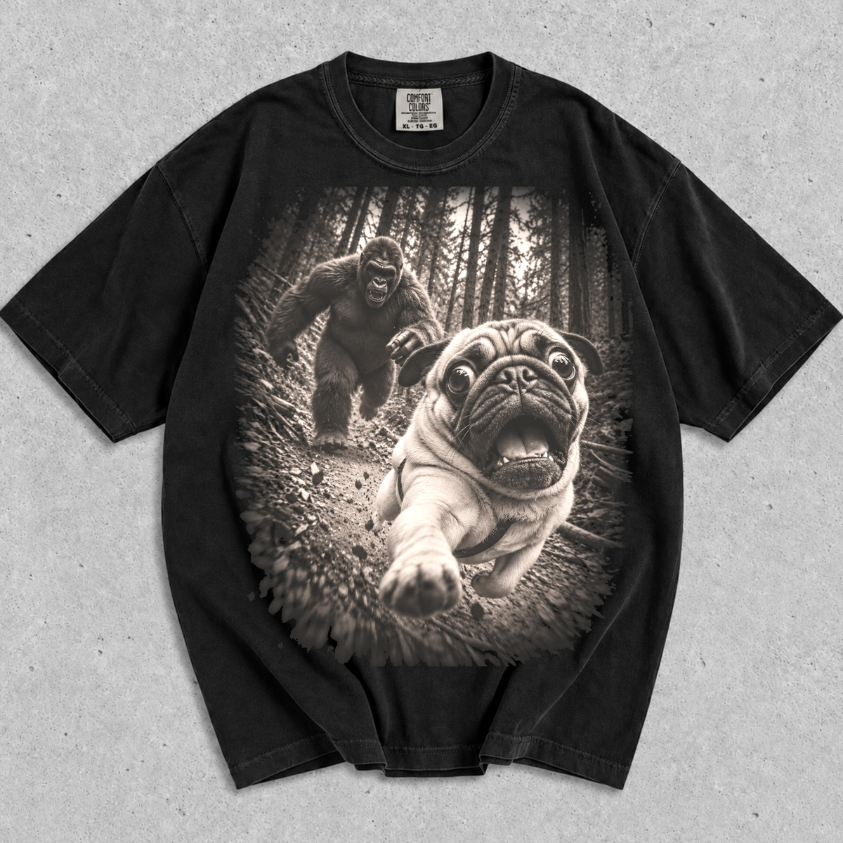 Funny Pug : Dog Running From Bigfoot T-Shirt